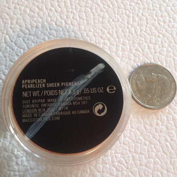 MAC Cosmetics Pearlizer Sheer Pigment "APRIPEACH" - Picture 5 of 5